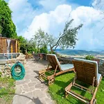 Spacious In With Private Pool 别墅